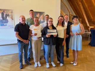 Wir sind dabei – Sterne des Sports! ⭐

Wir freuen uns sehr, dass wir uns als LAC Krostitz bei den „Sternen des Sports“ angemeldet haben und dafür eine Förderung in Höhe von 250 € erhalten haben.

Mit dieser Unterstützung können wir unsere Vereinsarbeit und insbesondere unsere Nachwuchsarbeit weiter voranbringen.

Ein herzliches Dankeschön geht an die @volksbankdelitzsch für die Unterstützung und die Wertschätzung unseres ehrenamtlichen Engagements!

Wir freuen uns sehr über diese Anerkennung und sagen: Danke!

#lackrostitz #sternedessports #ehrenamt #nachwuchsarbeit #leichtathletik